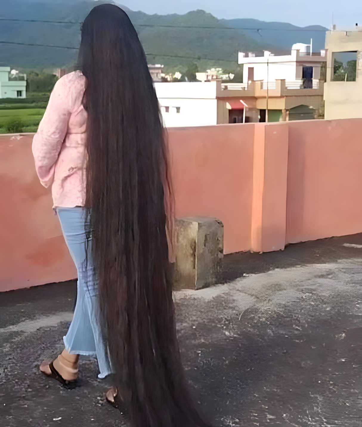 For 25 years, she didn’t cut her hair.