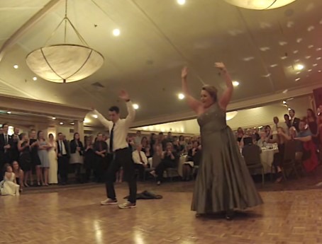 “Guests Are Stunned, The Groom’s Mom Is Enjoying Her Time”: The Video That Definitely Worth Watching!