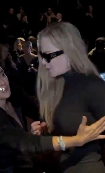 Nicole Kidman seemingly pushes Salma Hayek at Paris Fashion Week