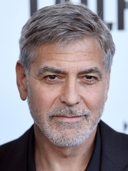 «The famous actor’s twins are only miniature versions of him!😍 What does George Clooney’s little child look like?»