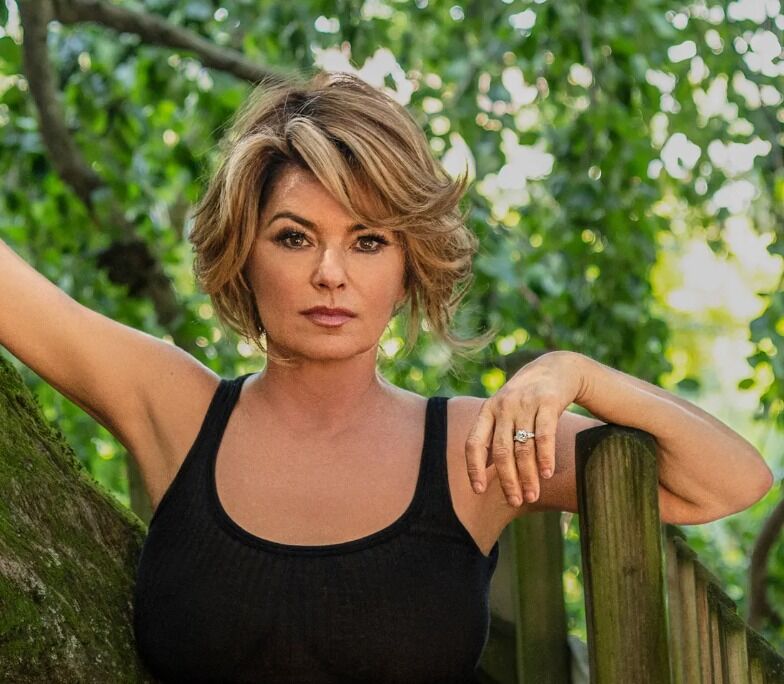 Shania Twain: A Pop Star Who Overcame Adversity