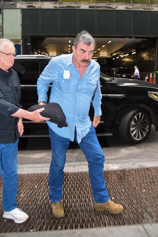 The recent photos of Tom Selleck prove what many of us had already guessed.