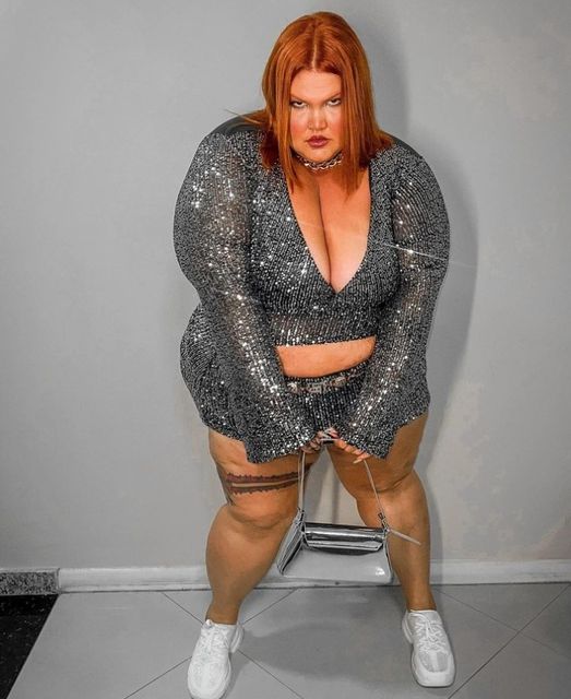 A Plus-Size Influencer Shuts Down Critics Who Claim Her Posts Promote Unrealistic Beauty Standards: What Was The Caustic Response Of The Super Plump Model!