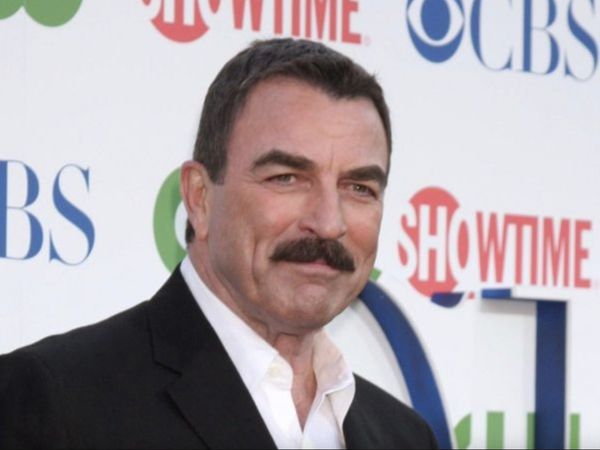 Tom Selleck ditches his trademark mustache and looks unrecognizable