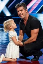 In this eagerly awaited moment, Simon Cowell hit the button, knelt down, and begged.❤