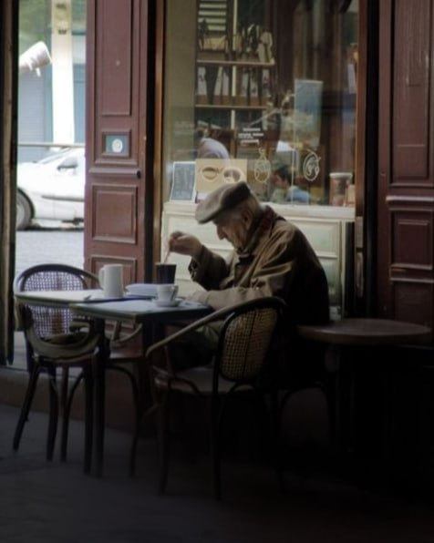 Old Man Promises to Wait for Woman He Loves at Their Favorite Cafe, Waits Nearly 20 Years After — Story of the Day
