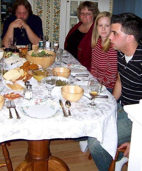 Man Has DNA Test Done on Son Who โDoesnโt Look Likeโ Him, Wife Gathers Family upon Receiving Results