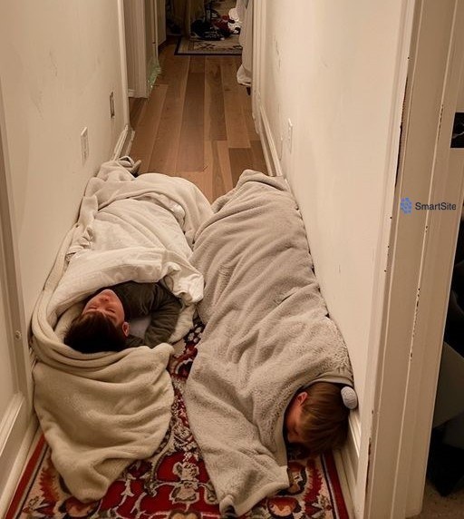 I Came Home to Find My Kids Sleeping in the Hallway — What My Husband Turned Their Bedroom into While I Was Away Made Me Feral