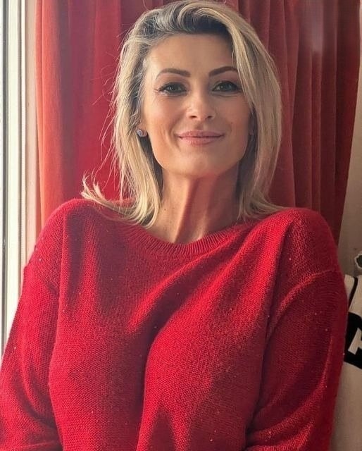 I Jokingly Wrote a Message on My Husbandโs Chest before His Work Christmas Party & Unexpectedly Got an Answer