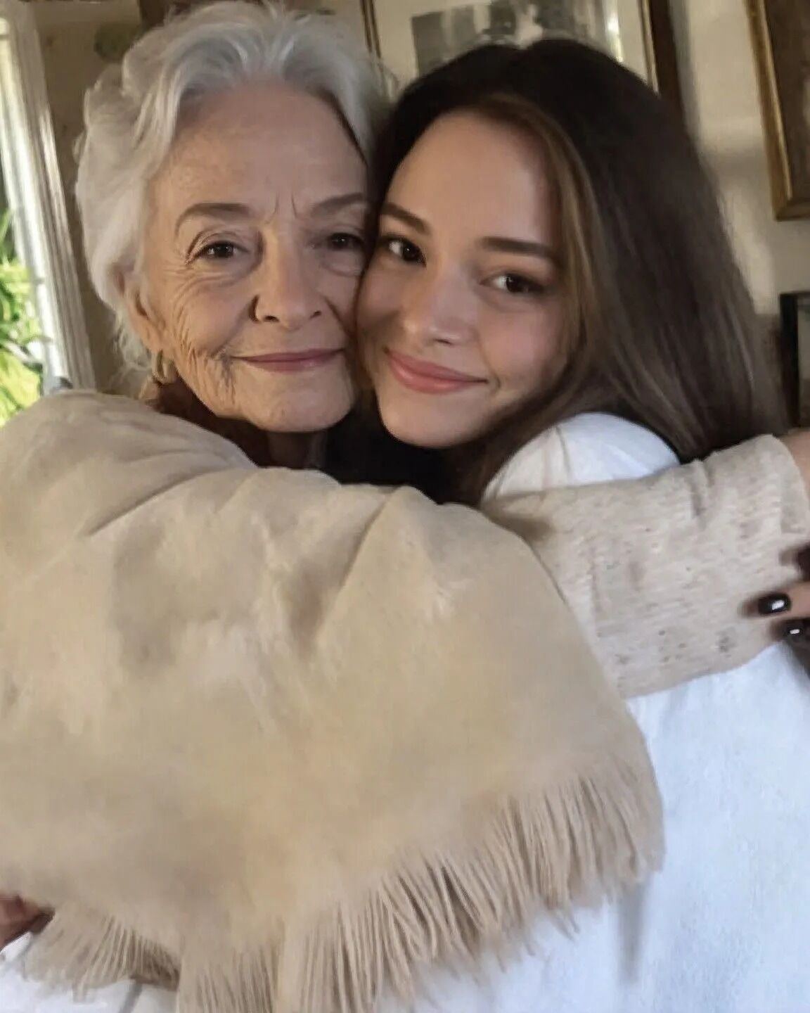 At My Grandma’s Funeral, I Saw My Mom Hiding a Package in the Coffin — I Quietly Took It & Was Stunned When I Looked Inside