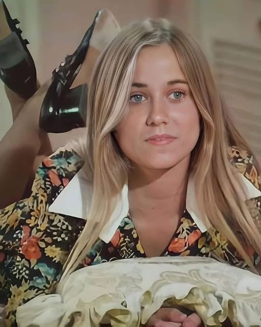 HT10. Marcia Brady CameI T0E Might Be The Best