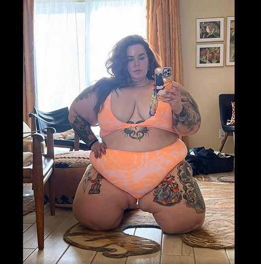 A Plump Beauty”: The 340 lbs Model Showed Off Her Handsome Husband And Sons!