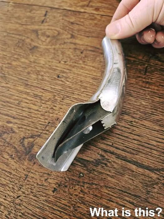 My father handed me this tool, saying I might need it one day. I still donโt know what itโs for, and he just laughs whenever I ask. The handle is hollow.