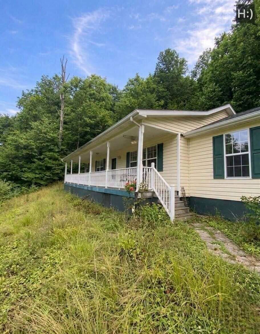 Charming Hurricane Ranch Home on Spacious 0.79 Acre Lot Offers Comfortable Single-Level Living…